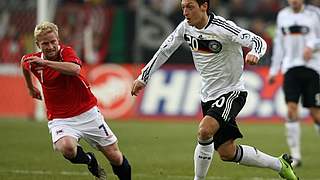 Debüt gegen Norwegen: Mesut Özil © 
