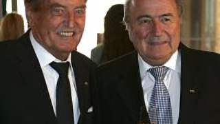 Gerhard Mayer-Vorfelder und Joseph S. Blatter © Bongarts/Getty Images