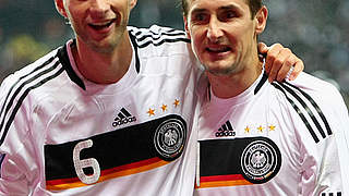 Booked Germany their ticket: Miro Klose (R)  © Bongarts/GettyImages
