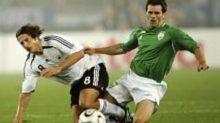 Torsten Frings (l.) im Zweikampf © Bongarts/Getty Images