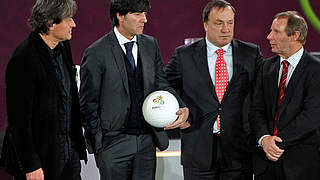 Unter Kollegen: Joachim Löw (2.v.l.) und die Trainer der DFB-Gegner © Bongarts/GettyImages
