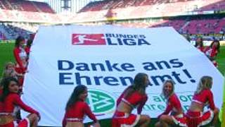 Ein "Danke-schön-Banner" bei<br>einem Heimspiel des 1. FC Köln © DFB