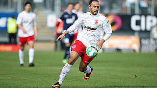 Schwerer Name, starker Spieler: Abdenour Amachaibou vom SSV Jahn Regensburg © imago