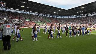 Das erste Mal: FCA-Premiere am 6. August 2011 - im Heimspiel gegen den SC Freiburg © imago