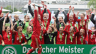 Erster Meister der neuen Bundesliga: die B-Juniorinnen des FC Bayern München © Bongarts/GettyImages