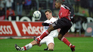 Am Boden: Balitsch (l.) und der 1. FC Köln, 2002 gegen Cacau vom 1. FC Nürnberg © imago