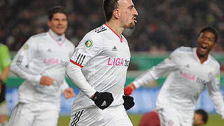 Scored first time this game: Franck Ribery (M.) of Bayern © DFB