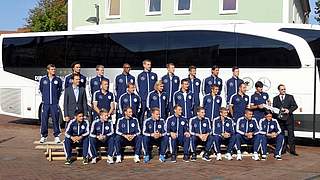 Ein Team, ein Bus - das neue Mercedes-Vehikel und die Nationalmannschaft © DFB