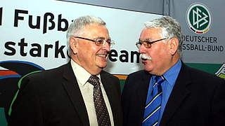 Dr. Theo Zwanziger (links) und Walter Desch, Präsident des Fußballverbandes Rheinland © Bongarts/GettyImages