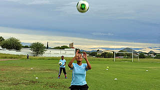Frauenfußball in Namibia: Der DFB hilft, der Afrika Cup 2014 im eigenen Land winkt © privat