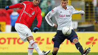Schon gegen die Bayern am Ball: Engelhardt (l.) gegen Badstuber © Imago