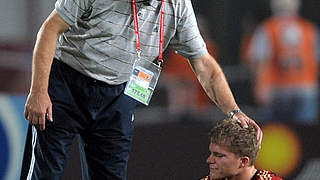 Consolation: Coach Hrubesch with his captain © FIFA via Getty Images