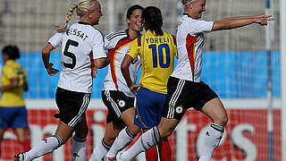 Quarterfinal secured: Alexandra Popp celebrates © FIFA