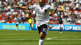 Jubel nach dem 3:1 gegen Ecuador: Levent Aycicek von Werder Bremen © Bongarts/GettyImages