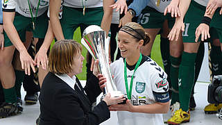 Bei der ersten eigenständigen Auflage 2010 DFB-Pokalsiegerin: Inka Grings mit Duisburg © Bongarts/GettyImages