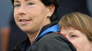 DFB-Trainerin Maren Meinert mit der Bronzemedaille © Bongarts/GettyImages