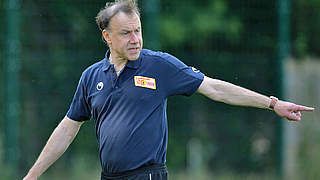 Lieber auf dem Fußballplatz als im Labor: Trainer Robert Jaspert bei Union Berlin II © imago