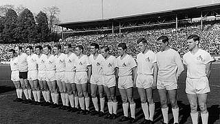 Das Team vom 1. FC Köln 1964 (v.l.): Schäfer, Ewert, Sturm, Wilden, Benthaus, Müller, Thielen, Pott, Overath, Hornig, Regh, Hemmersbach, Schumacher, Weber © DFB