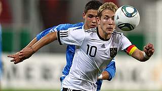 Immer den Ball im Blick: U21-Kapitän Lewis Holtby © Bongarts/Getty/Images