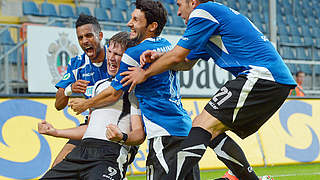 Jubel bei Bielefeld: Das 2:0 gegen Erfurt bedeutet die Tabellenführung © Bongarts/GettyImages