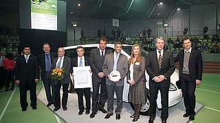 Vertreter des Berliner Fußballvereins Türkiyemspor bei der Verleihung des DFB und Mercedes-Benz Integrationspreises 2007. © 