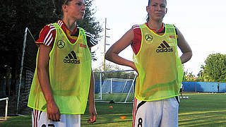 In Top-Form: Sarah Romert (l.) und Melanie Leupolz © DFB