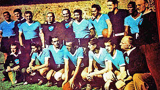 Weltmeister 1950 in Brasilien: Uruguay um Siegtorschütze Alcides Ghiggia (u.2.v.l.) © imago
