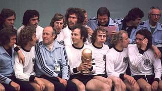 Das westdeutsche Team nach dem Titelgewinn © Bongarts/GettyImages