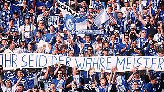 Die Fans sind sich einig: Meister ist nur Schalke 04 © Bongarts/GettyImages