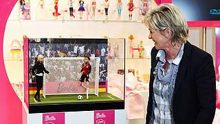 Stolz auf ihre Barbie: Silvia Neid © Bongarts/GettyImages