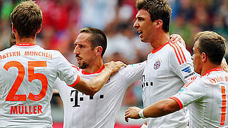 Sein Treffer genügt den Bayern zum Sieg in Frankfurt: Mario Mandzukic (2.v.r.) © Bongarts/GettyImages
