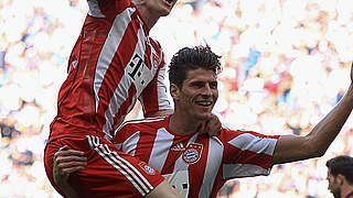 Mario Gomez and Bastian Schweinsteiger © Bongarts/GettyImages