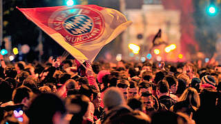 Feierlaune: Fans der Bayern in München © Bongarts/GettyImages
