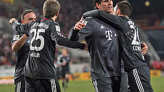 Mario Gomez (l.) scored three © Bongarts/Getty Images