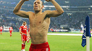 Traumtor 2010: Arjen Robben (v.) entscheidet das DFB-Pokalhalbfinale © Bongarts/GettyImages