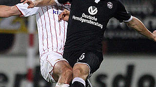 Durchgesetzt: Erik Jendrisek (r.) gegen Daniel Goehlert  © Bongarts/GettyImages