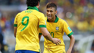 Jubel über den Endspieleinzug: Brasiliens Superstar Neymar und Torschütze Fred (l.) © Bongarts/GettyImages