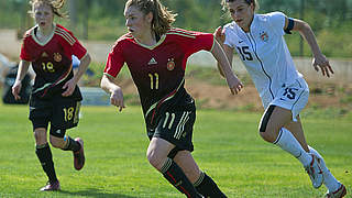 Macht das Führungstor: Lina Dallmann (M.) © Bongarts/GettyImages