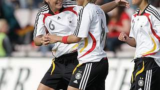 Jubel bei Linda Bresonik, Sandra Smisek und Fatmire Bajramaj © Bongarts/GettyImages