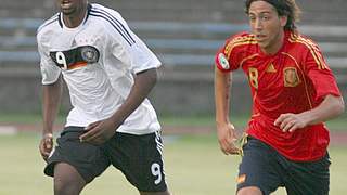 Richard Sukuta-Pasu (l.) verfolgt seinen Gegenspieler © Bongarts/GettyImages