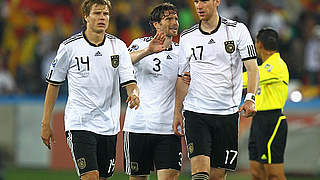 Souveräne Leistung: Holger Badstuber (l.) mit Friedrich und Mertesacker © Bongarts/gettyImages