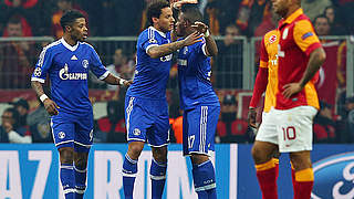 Jubel am Bosporus: Jermaine Jones (M.) hat die Partie für Schalke ausgeglichen © Bongarts/GettyImages