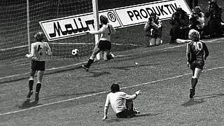 Zwei Tore gegen Dresden: Hoeneß (r.) 1973 © imago