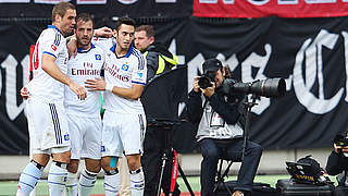 Jubilation: Scorer Lasogga (l.) and van der Vaart (m.) © Bongarts/GettyImages