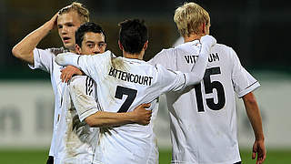 Late celebration: Amin Younes (2nd from the left) © Bongarts/GettyImages