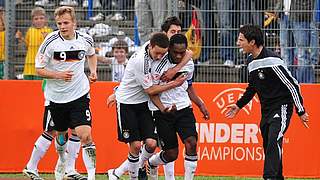 Jubel nach dem 1:0 durch Reinhold Yabo (m.) © Bongarts/GettyImages