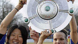 Champions: Yuki Nagasato (l.) and Isabel Kerschowski © Bongarts/Getty Images