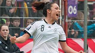 Jubel: Die Wolfsburgerin feiert ihren Treffer gegen die Slowakei. © Imago