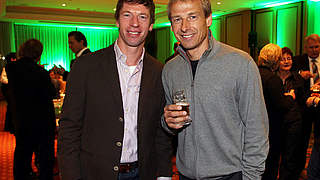 Beim Gedankenaustausch: Jürgen Klinsmann (r.) und Steffen Freund © Bongarts/GettyImages