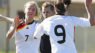 Jubel über den Halbfinaleinzug: Turid Knaak und Hasret Kayikci (r.) © Bongarts/GettyImages